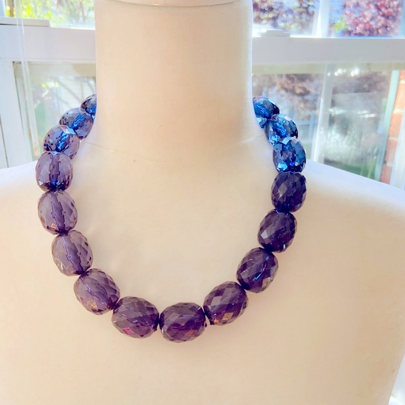 Vintage Jewelry - Gorgeous chunky faceted navy blue lucite necklace with lobster clasp closure.